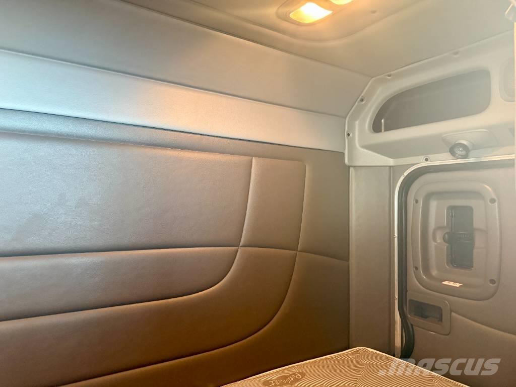 Peterbilt 389 曳引機組件