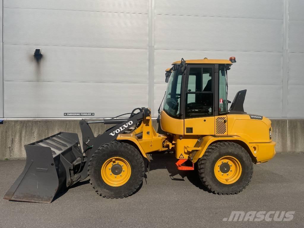 Volvo L30GS 輪胎式裝載機