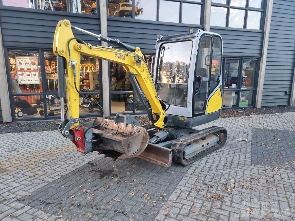 Wacker Neuson ET 24 小型挖土機/掘鑿機<7t(小型挖掘機)