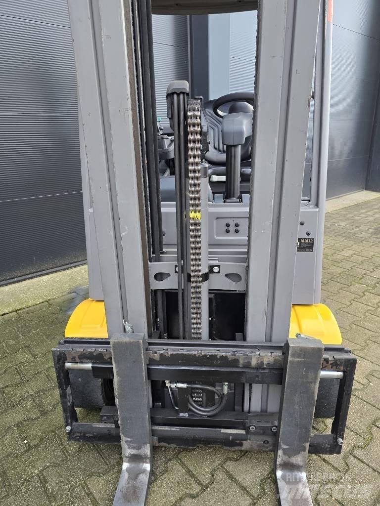 Jungheinrich EFG213 電動堆高機