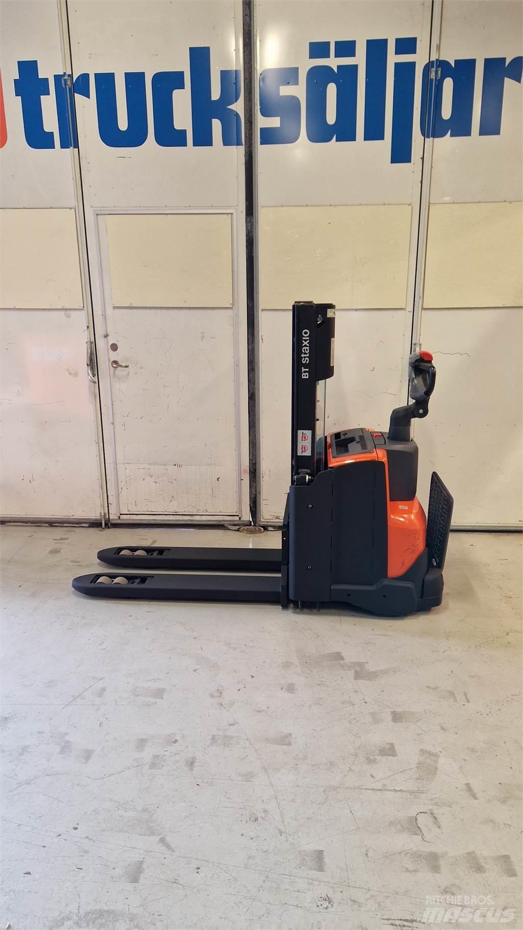 BT SWE200D 行走控制式堆積機