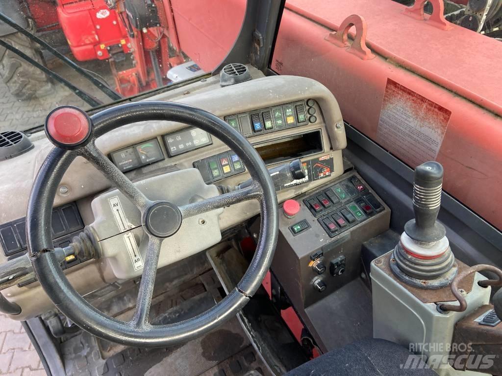 Manitou MRT 2145 伸縮臂操作車