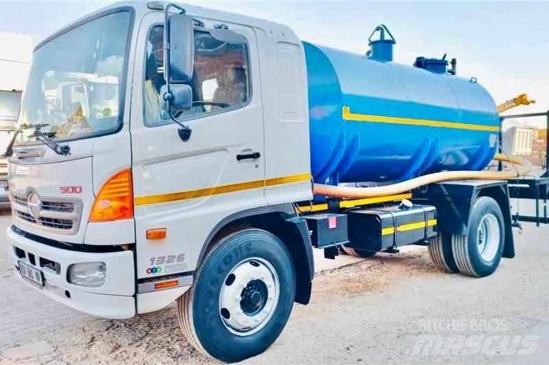Hino 500 1326 其他貨車