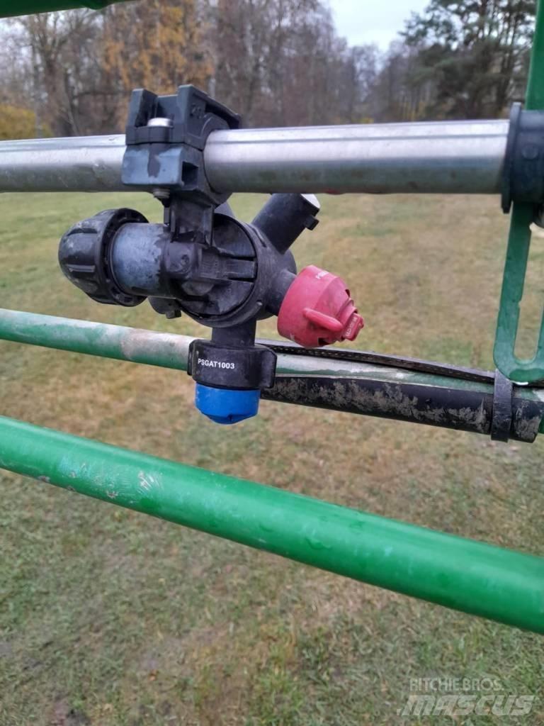 John Deere M 740 i 牽引式噴霧機