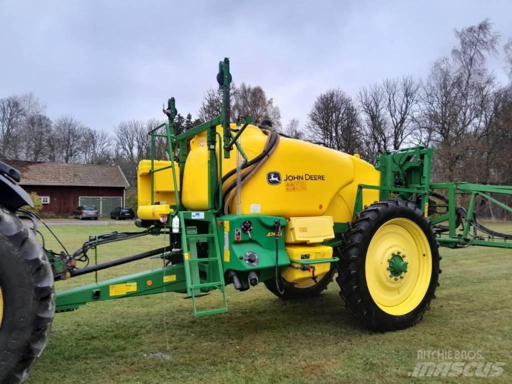 John Deere M 740 i 牽引式噴霧機