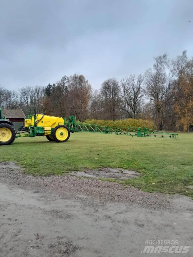 John Deere M 740 i 牽引式噴霧機