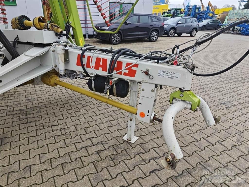 CLAAS Liner 3000 堆草機