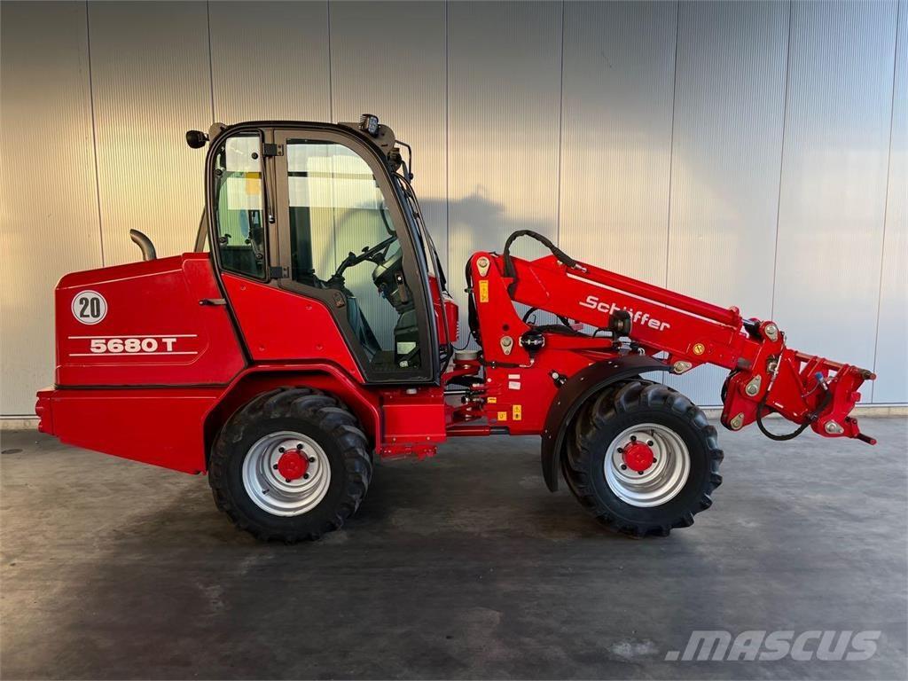 Schäffer 5680 T 輪胎式裝載機