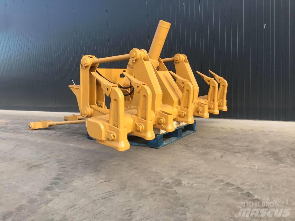 CAT 14M 鬆土機