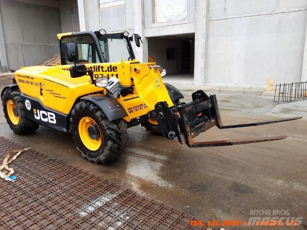 JCB 525-60 伸縮臂操作車