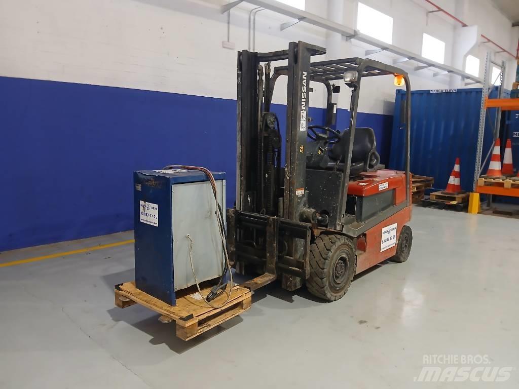 Nissan Q02 L 20 CU 電動堆高機