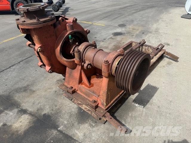 Warman dredge pump. 挖泥船
