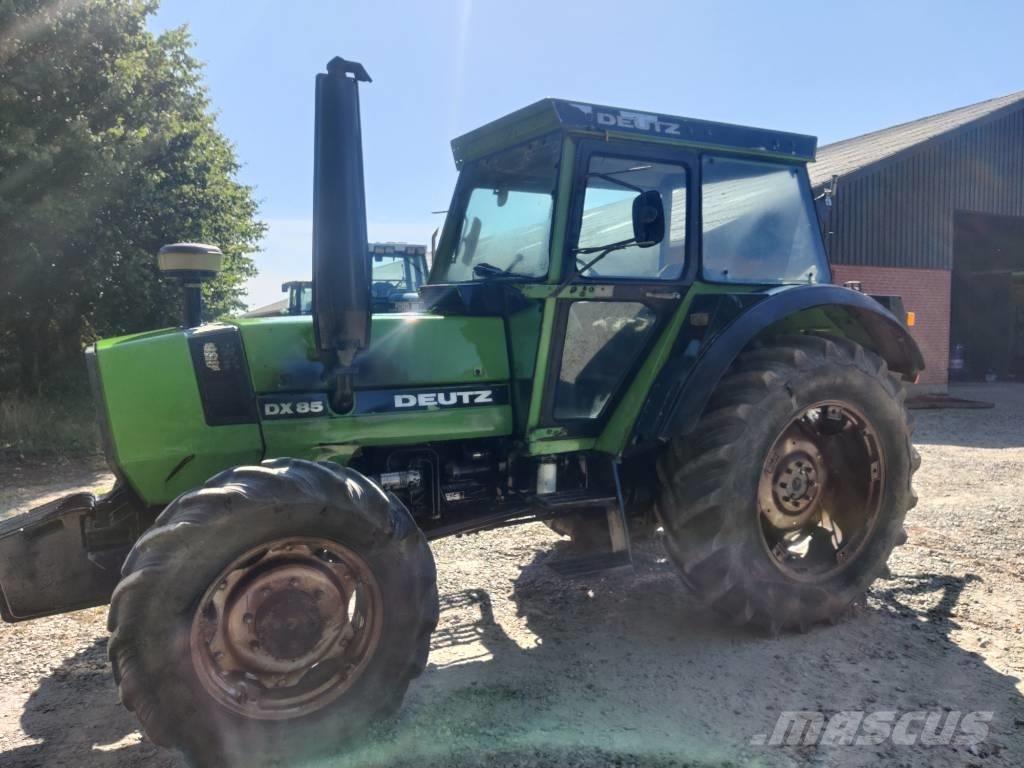 Deutz DX 85 ALLRAD 曳引機