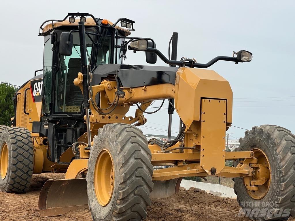 CAT 120 M 平土機