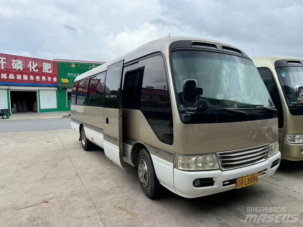 Toyota Coaster 迷你巴士
