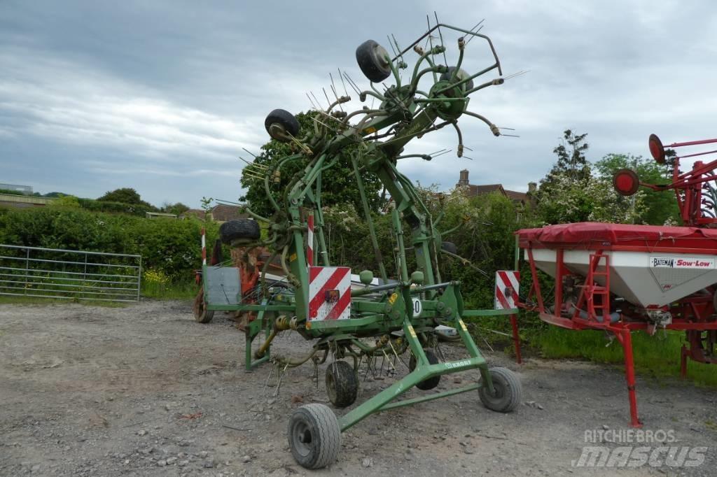 Krone KWT 10.50/8x7 耙與翻草機