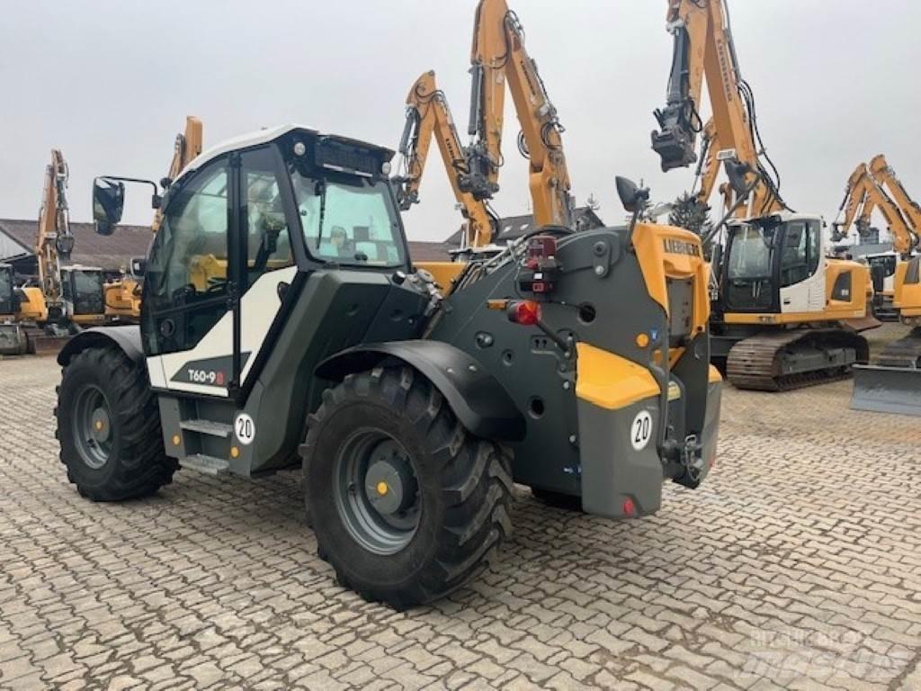 Liebherr T 60-9s 伸縮臂操作車