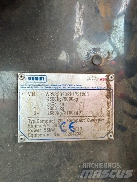 Schmidt Compact 200 掃倉機