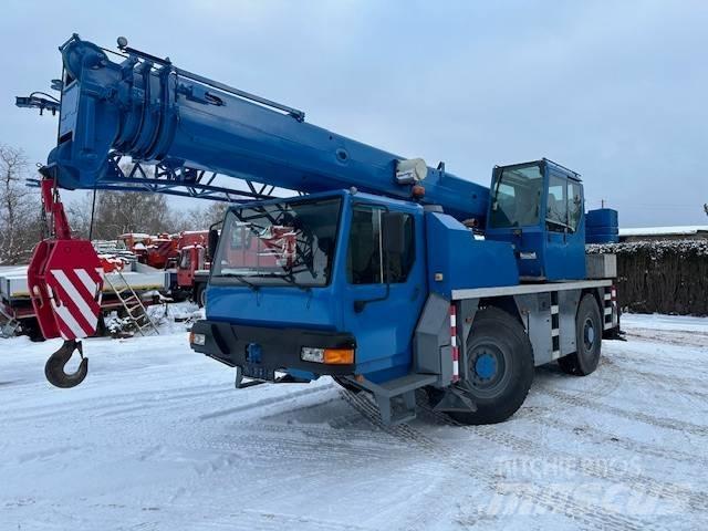Liebherr LTM 1030-2 全路面起重機/吊車