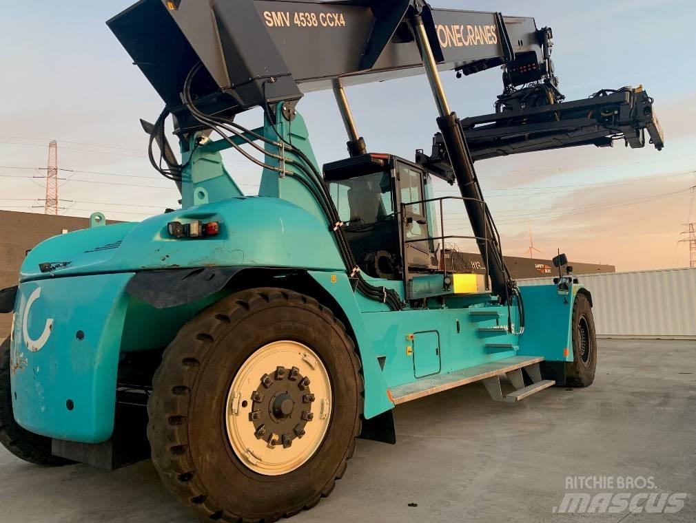 Konecranes 4538 CCX4 前伸型堆積機