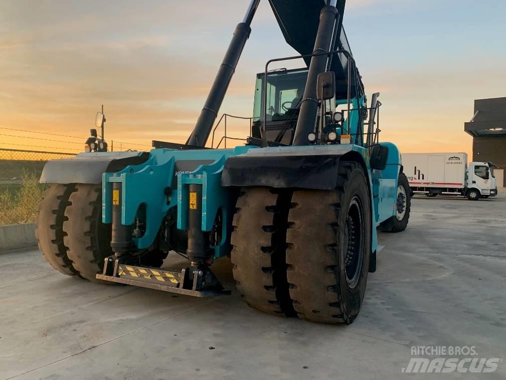 Konecranes 4538 CCX4 前伸型堆積機