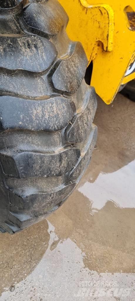 JCB 550-80 伸縮臂操作車