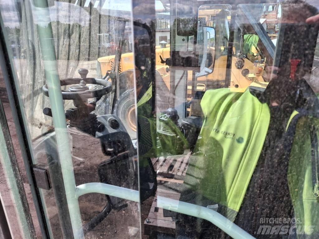 Liebherr L 580 LG 輪胎式裝載機