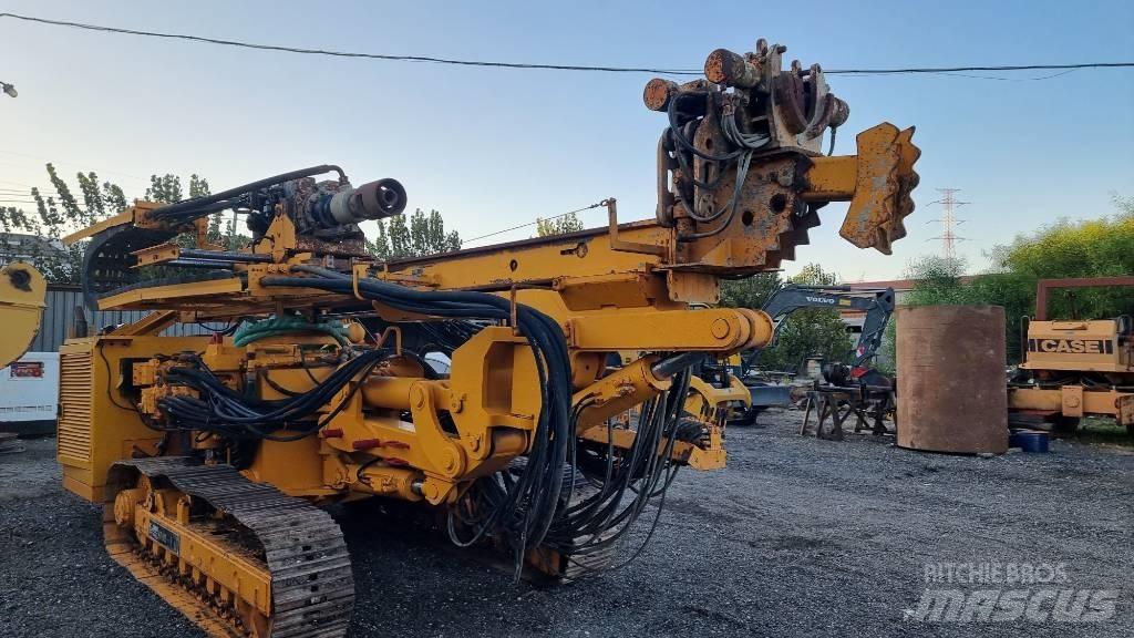 Klemm KR 803 重型鑽孔機
