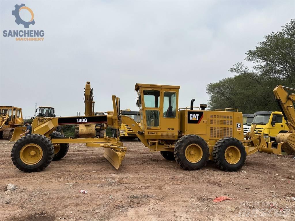 CAT 140 G 平土機