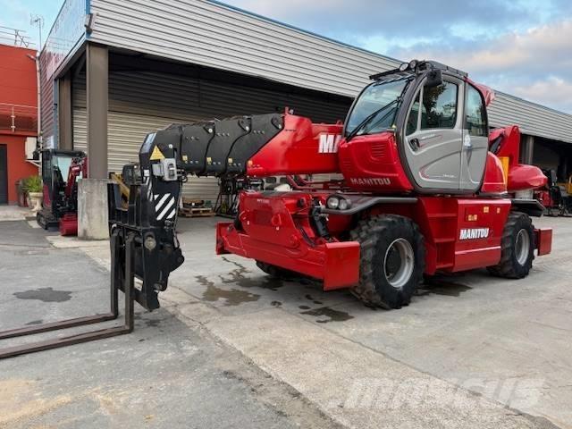 Manitou MRT 3050 伸縮臂操作車