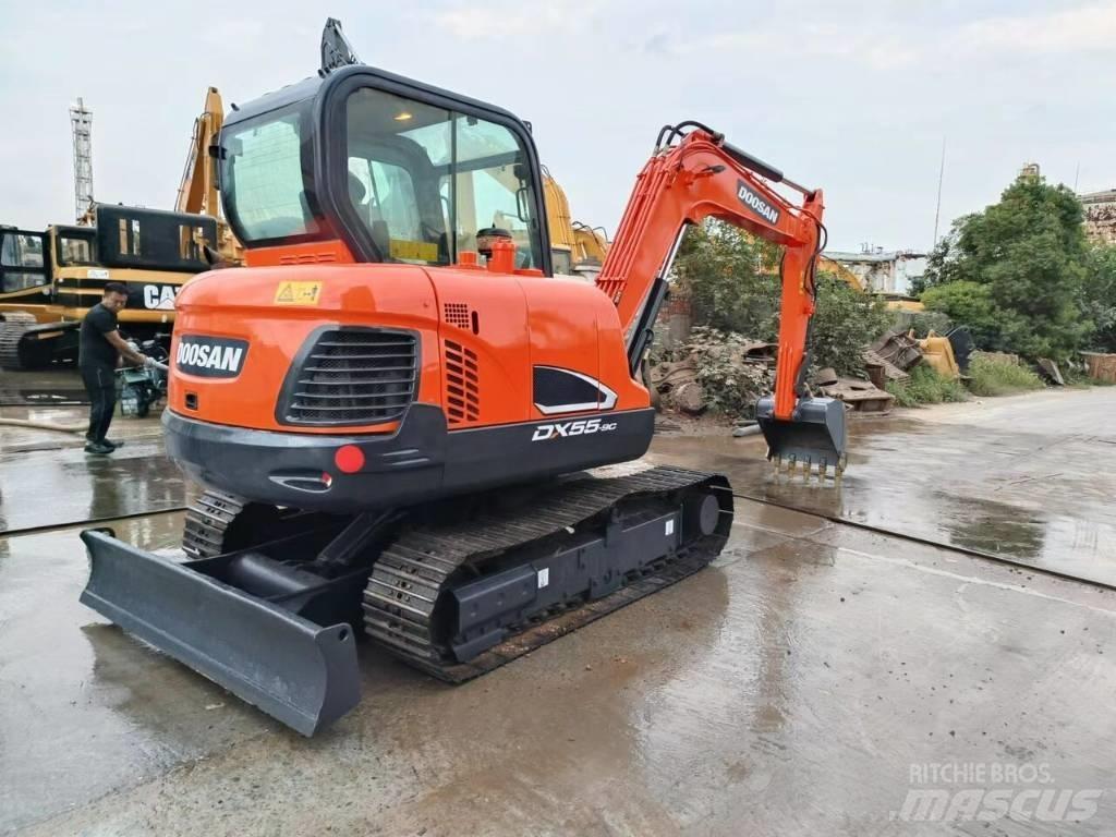 Doosan DX 55 小型挖土機/掘鑿機<7t(小型挖掘機)
