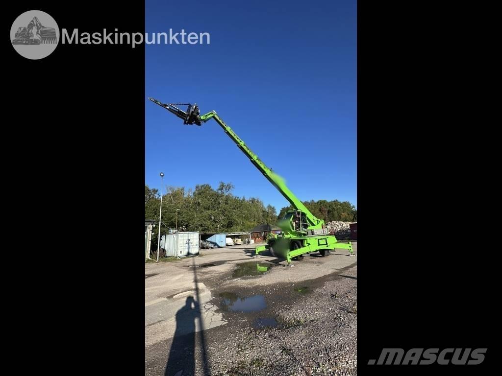 Merlo Roto40.30 MCSS 伸縮臂操作車
