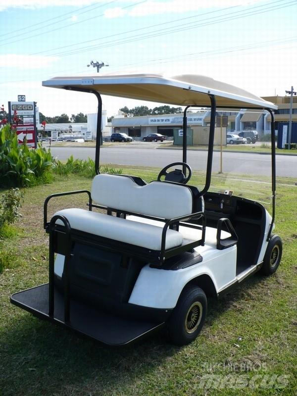 E-Z-GO TXT 高爾夫球車