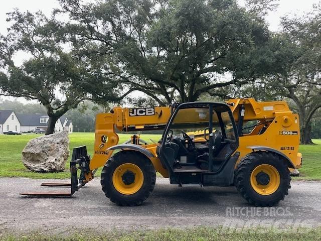 JCB 506-36 伸縮臂操作車