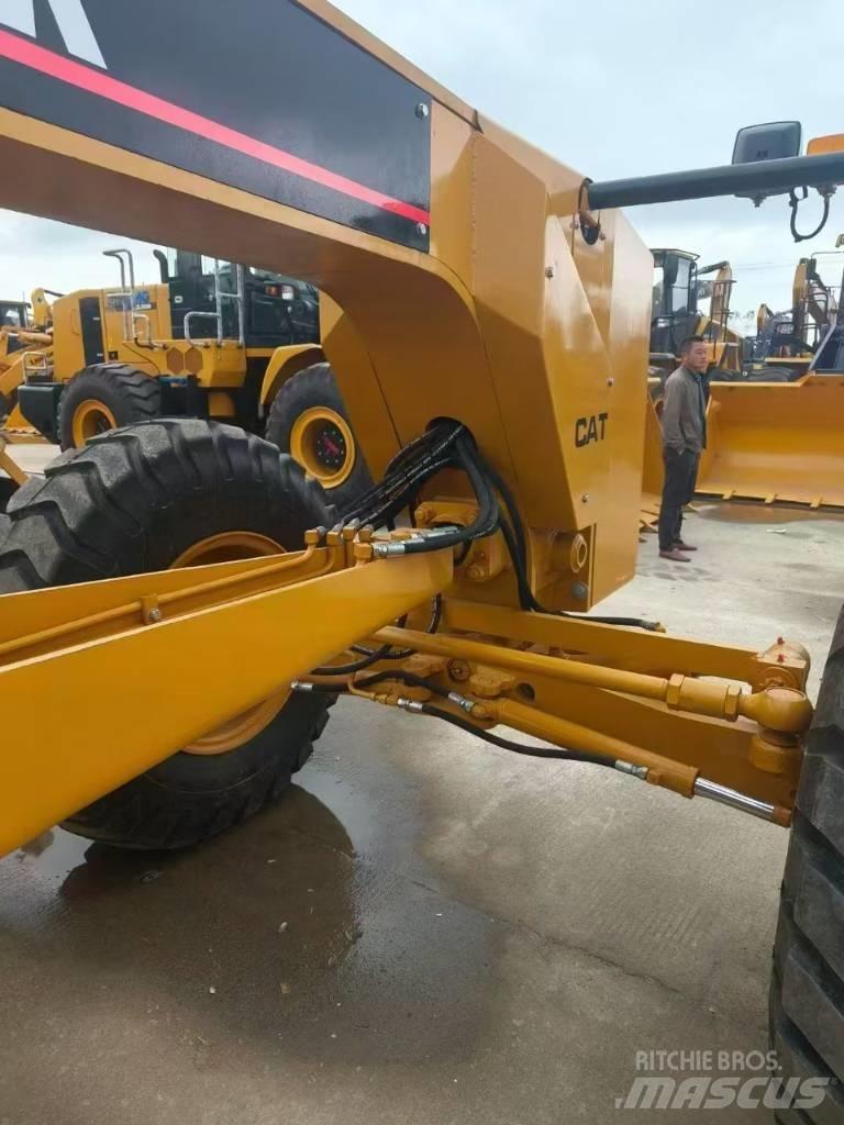 CAT 140K 平土機