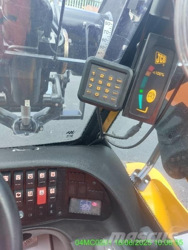 JCB 520-40 伸縮臂操作車