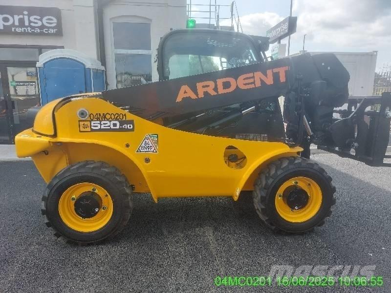 JCB 520-40 伸縮臂操作車
