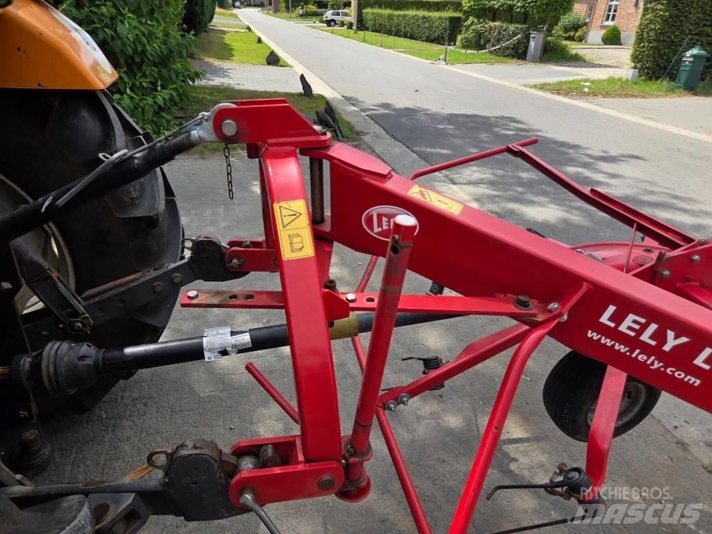 Lely Lotus 300 Combi 耙與翻草機