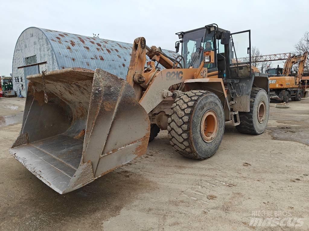 CASE 921 C 輪胎式裝載機
