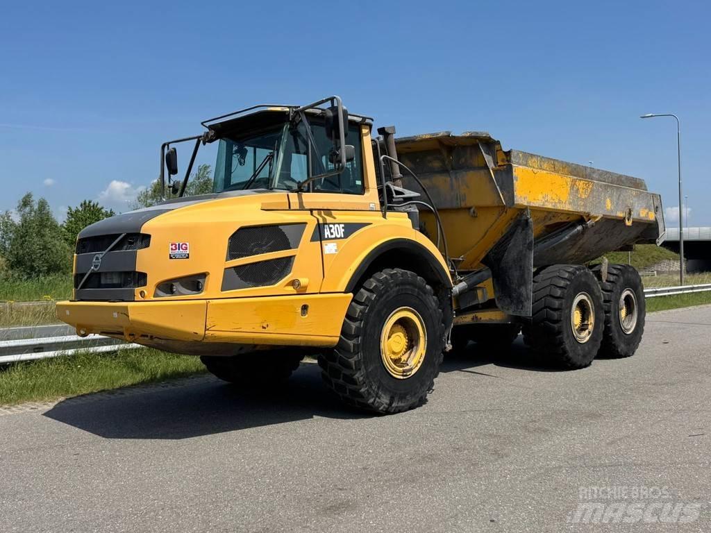 Volvo A30F 鉸接式起吊車