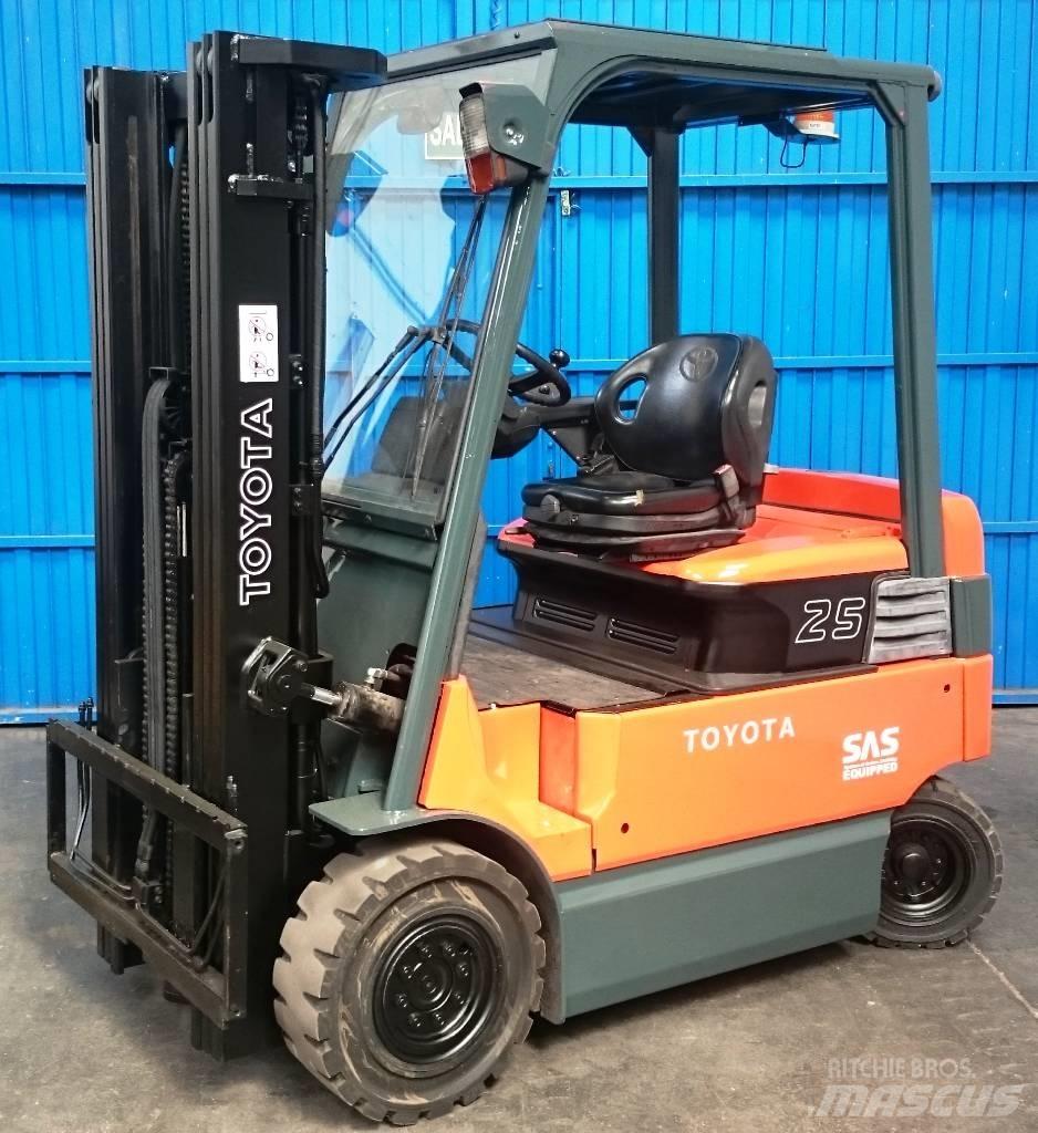 Toyota 7 FBMF 25 電動堆高機