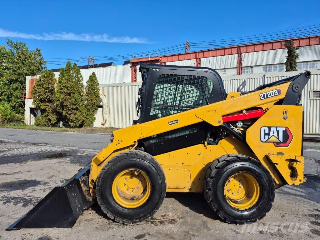 CAT 272 D 滑移轉向裝載機