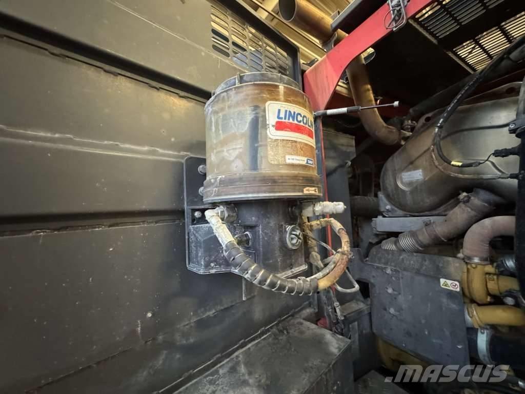 Sandvik DX800 鑽孔機