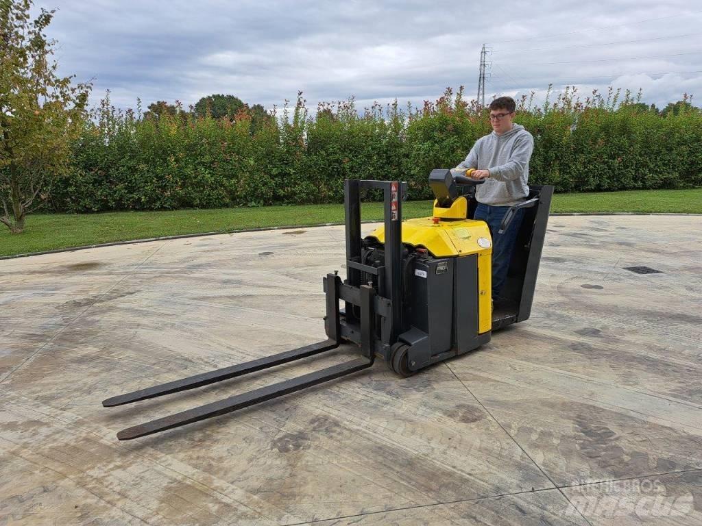 Combilift CS 600 行走控制式堆積機