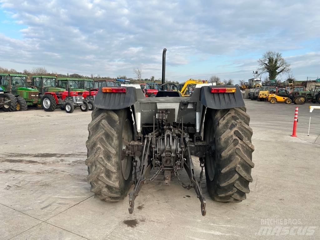 Massey Ferguson 375 曳引機