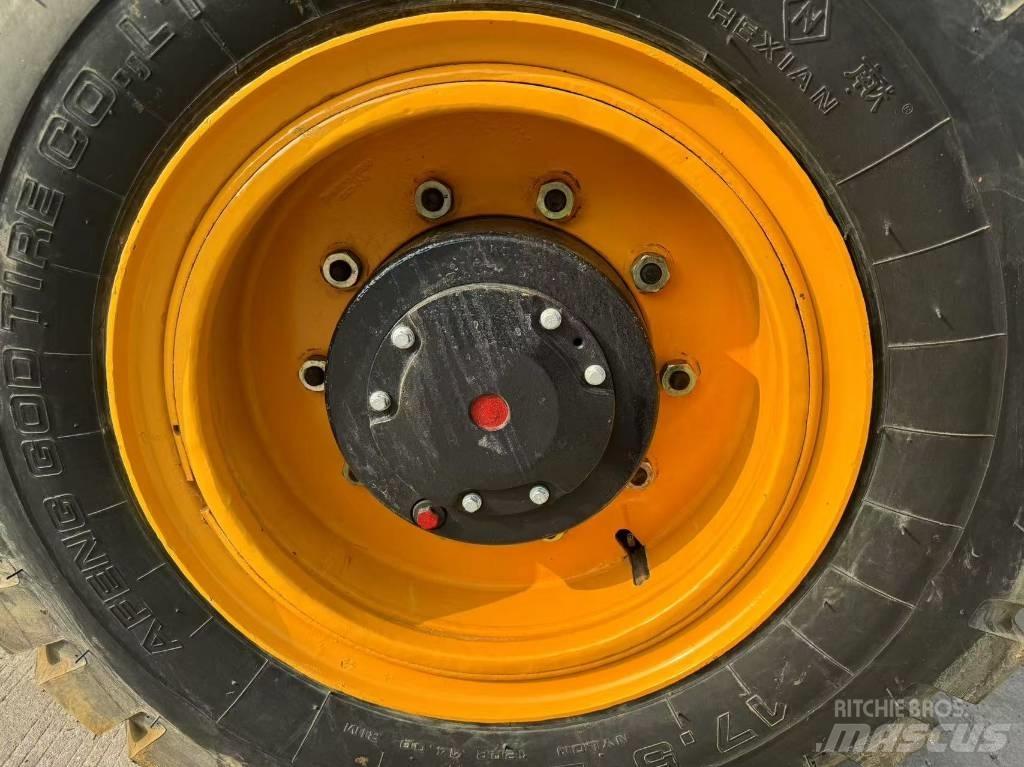 LiuGong 835 輪胎式裝載機