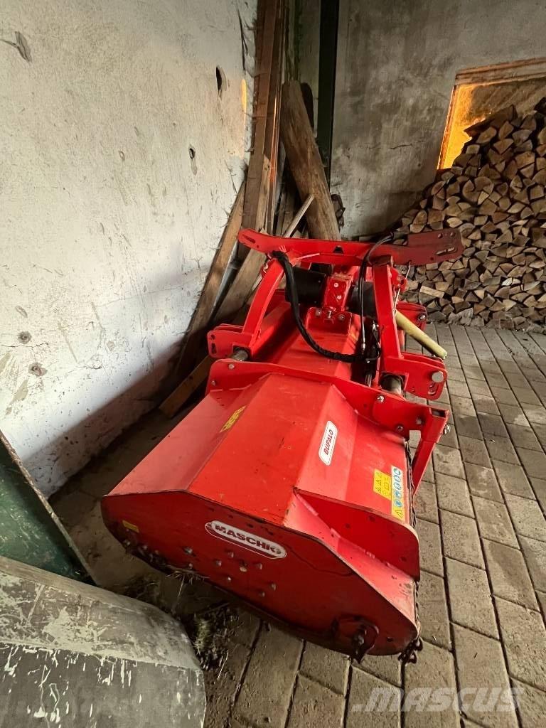 Maschio Bufalo 280 莖葉去葉機