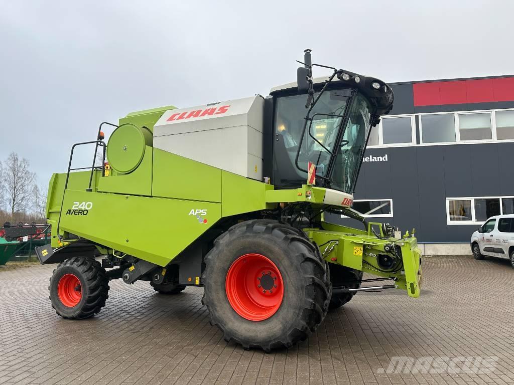 CLAAS Avero 240 聯合收穫機