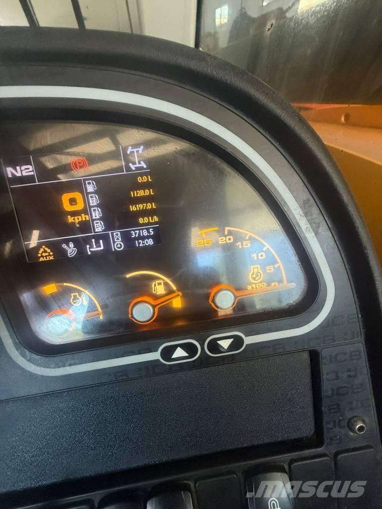 JCB 540-170 伸縮臂操作車
