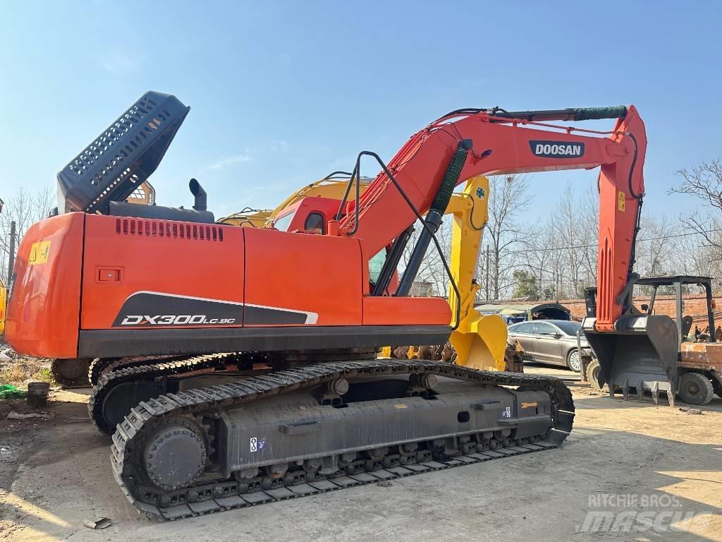 Doosan DX 300 履帶式 挖土機/掘鑿機/挖掘機